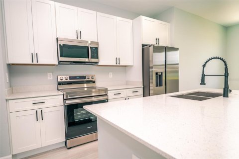 Casa en venta en Kissimmee, Florida, 4 dormitorios, 150.78 m2 № 2096884 - foto 4