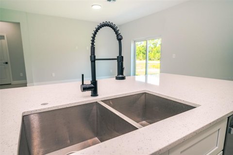 Casa en venta en Kissimmee, Florida, 4 dormitorios, 150.78 m2 № 2096884 - foto 3