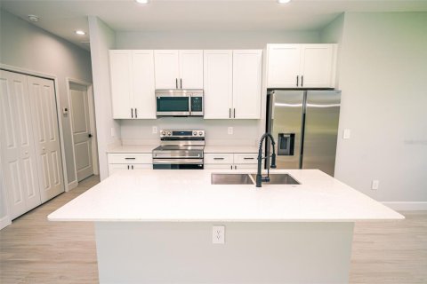 Casa en venta en Kissimmee, Florida, 4 dormitorios, 150.78 m2 № 2096884 - foto 2