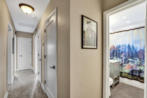House in Wilton Manors, Florida 3 bedrooms, 138.42 sq.m. № 2252669 - photo 7
