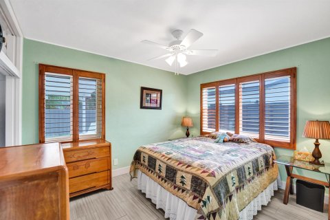 House in Wilton Manors, Florida 3 bedrooms, 138.42 sq.m. № 2252669 - photo 11