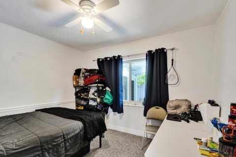 House in Wilton Manors, Florida 3 bedrooms, 138.42 sq.m. № 2252669 - photo 12