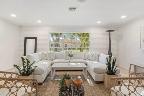 House in Vero Beach, Florida 3 bedrooms, 182.37 sq.m. № 2146963 - photo 6