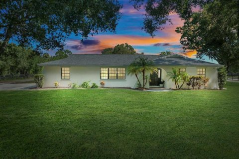 House in Vero Beach, Florida 3 bedrooms, 182.37 sq.m. № 2146963 - photo 4