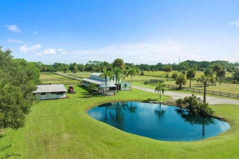 House in Vero Beach, Florida 3 bedrooms, 182.37 sq.m. № 2146963 - photo 21