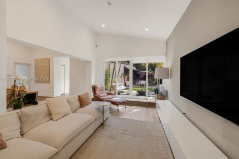 House in Miami, Florida 3 bedrooms, 201.04 sq.m. № 2042770 - photo 4