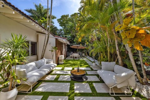 House in Miami, Florida 3 bedrooms, 201.04 sq.m. № 2042770 - photo 6