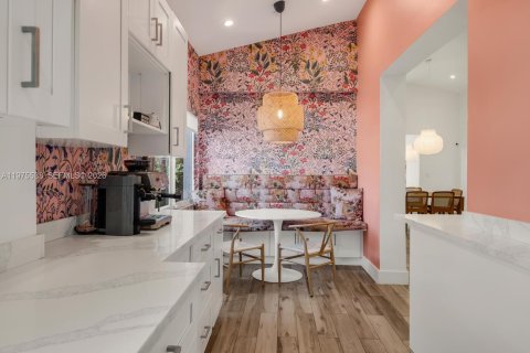 House in Miami, Florida 3 bedrooms, 201.04 sq.m. № 2042770 - photo 13