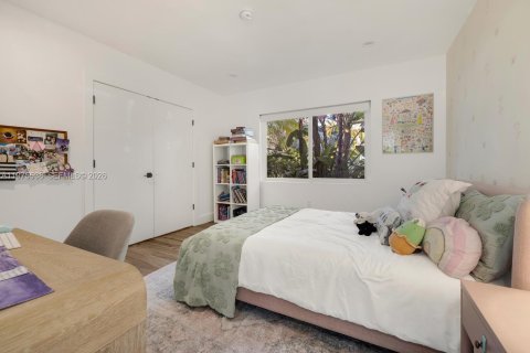 House in Miami, Florida 3 bedrooms, 201.04 sq.m. № 2042770 - photo 26