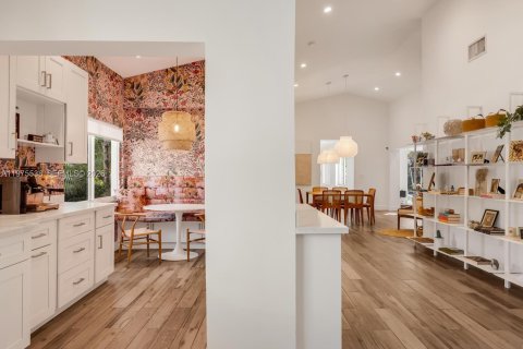 House in Miami, Florida 3 bedrooms, 201.04 sq.m. № 2042770 - photo 19