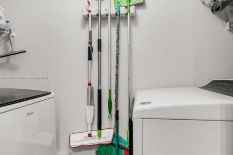 Condominio en venta en Miramar, Florida, 3 dormitorios, 110.74 m2 № 1926346 - foto 15