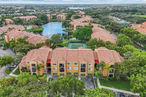 Condominio en venta en Miramar, Florida, 3 dormitorios, 110.74 m2 № 1926346 - foto 1