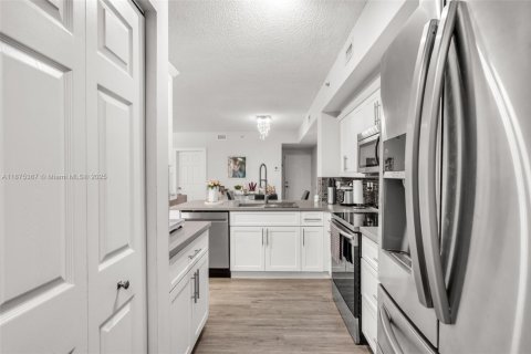 Condominio en venta en Miramar, Florida, 3 dormitorios, 110.74 m2 № 1926346 - foto 7