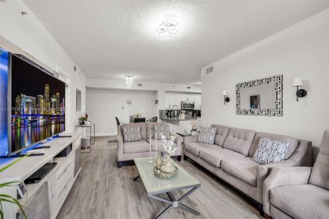 Condominio en venta en Miramar, Florida, 3 dormitorios, 110.74 m2 № 1926346 - foto 4