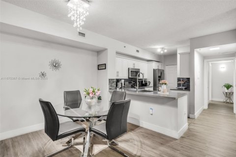 Condominio en venta en Miramar, Florida, 3 dormitorios, 110.74 m2 № 1926346 - foto 5