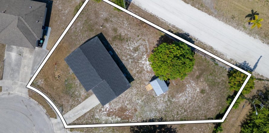 Casa en Fort Pierce, Florida 3 dormitorios, 81.01 m2 № 1223603