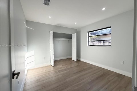 Снять в аренду виллу или дом в Майами, Флорида 3 спальни, 255.2м2, № 2030439 - фото 12