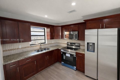 Снять в аренду виллу или дом в Майами, Флорида 3 спальни, 255.2м2, № 2030439 - фото 4