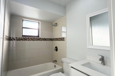 Снять в аренду виллу или дом в Майами, Флорида 3 спальни, 255.2м2, № 2030439 - фото 13