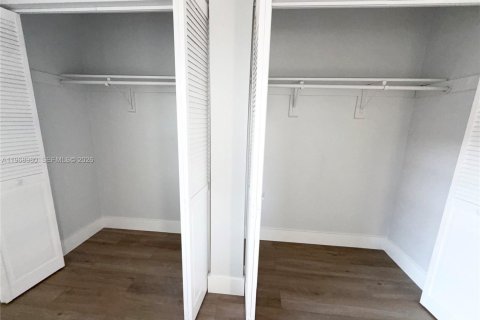 Снять в аренду виллу или дом в Майами, Флорида 3 спальни, 255.2м2, № 2030439 - фото 11