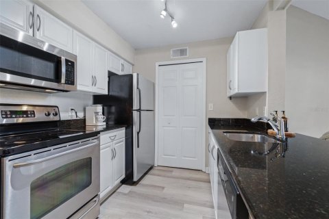 Condominio en venta en Palm Harbor, Florida, 1 dormitorio, 109.44 m2 № 1757807 - foto 13