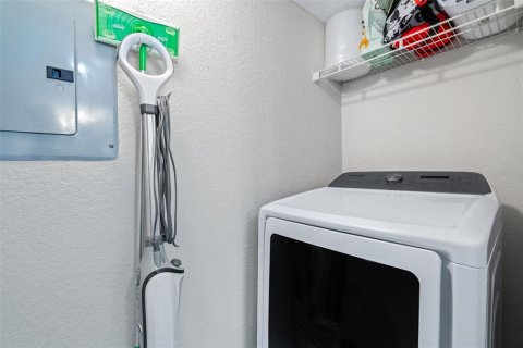 Condominio en venta en Palm Harbor, Florida, 1 dormitorio, 109.44 m2 № 1757807 - foto 15