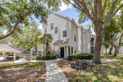 Condominio en venta en Palm Harbor, Florida, 1 dormitorio, 109.44 m2 № 1757807 - foto 1