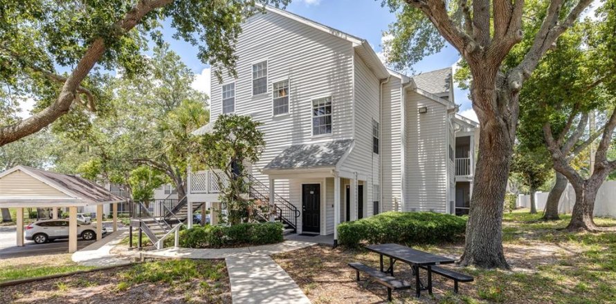 Condominio en Palm Harbor, Florida, 1 dormitorio  № 1757807