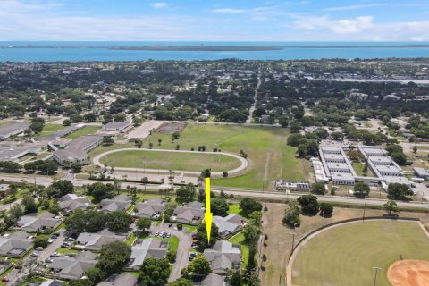 Casa en venta en Fort Pierce, Florida, 2 dormitorios, 118.91 m2 № 1207551 - foto 1