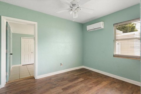 House in Bradenton, Florida 5 bedrooms, 215.25 sq.m. № 1844927 - photo 16