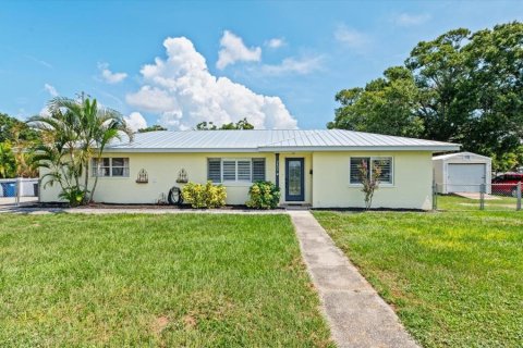 House in Bradenton, Florida 5 bedrooms, 215.25 sq.m. № 1844927 - photo 1