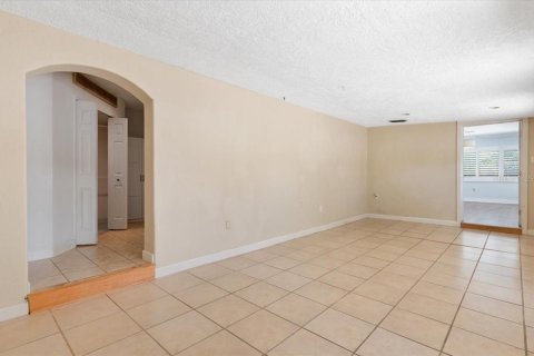 House in Bradenton, Florida 5 bedrooms, 215.25 sq.m. № 1844927 - photo 9
