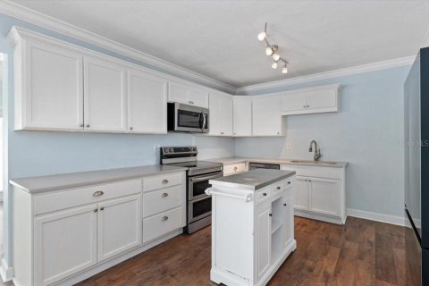 House in Bradenton, Florida 5 bedrooms, 215.25 sq.m. № 1844927 - photo 4
