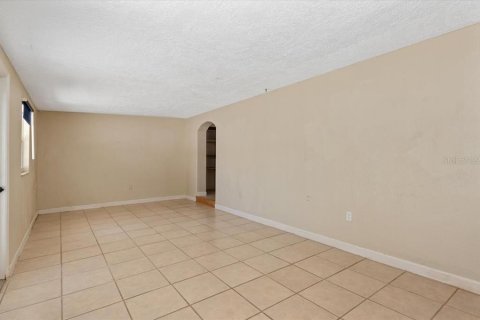 House in Bradenton, Florida 5 bedrooms, 215.25 sq.m. № 1844927 - photo 11