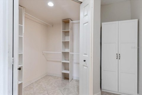 House in Bradenton, Florida 5 bedrooms, 215.25 sq.m. № 1844927 - photo 8