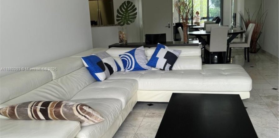 Condo in Aventura, Florida, 2 bedrooms № 1929654