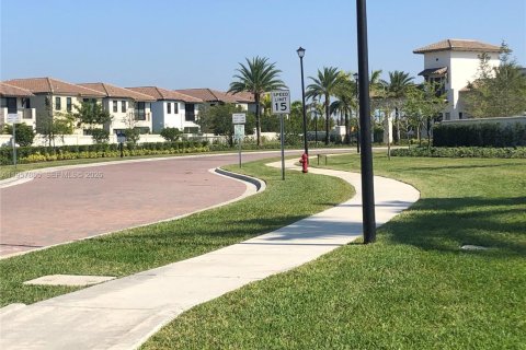 Купить таунхаус в Хайалиа Гарденс, Флорида 3 спальни, 143.53м2, № 2025736 - фото 3