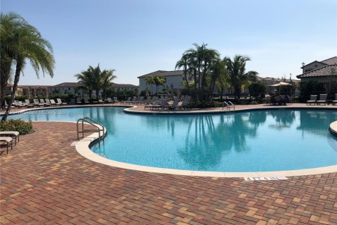 Купить таунхаус в Хайалиа Гарденс, Флорида 3 спальни, 143.53м2, № 2025736 - фото 5