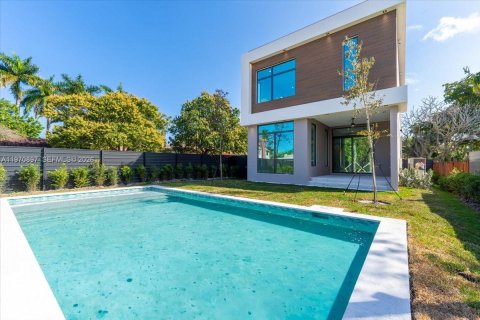 Купить виллу или дом в Холливуд, Флорида 4 спальни, 246.84м2, № 2033724 - фото 18