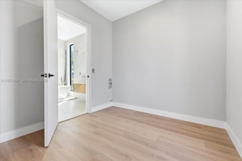 Купить виллу или дом в Холливуд, Флорида 4 спальни, 246.84м2, № 2033724 - фото 29