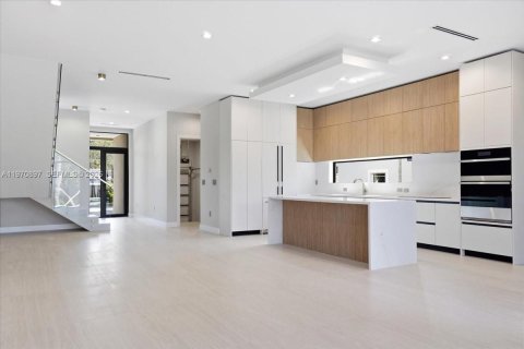 Купить виллу или дом в Холливуд, Флорида 4 спальни, 246.84м2, № 2033724 - фото 14