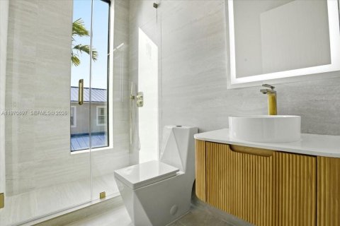 Купить виллу или дом в Холливуд, Флорида 4 спальни, 246.84м2, № 2033724 - фото 24