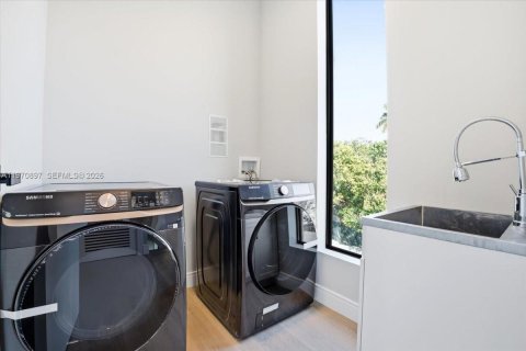 Купить виллу или дом в Холливуд, Флорида 4 спальни, 246.84м2, № 2033724 - фото 19