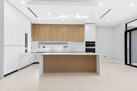 Купить виллу или дом в Холливуд, Флорида 4 спальни, 246.84м2, № 2033724 - фото 13