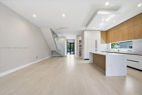 Купить виллу или дом в Холливуд, Флорида 4 спальни, 246.84м2, № 2033724 - фото 15