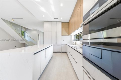 Купить виллу или дом в Холливуд, Флорида 4 спальни, 246.84м2, № 2033724 - фото 16