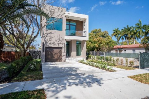 Купить виллу или дом в Холливуд, Флорида 4 спальни, 246.84м2, № 2033724 - фото 3