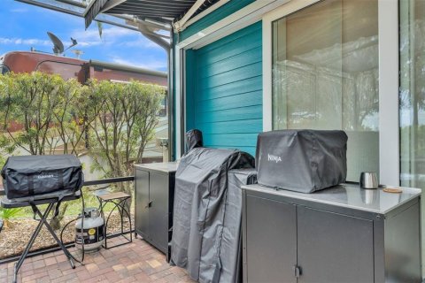 Casa en venta en Polk City, Florida, 1 dormitorio, 84.17 m2 № 1746691 - foto 5