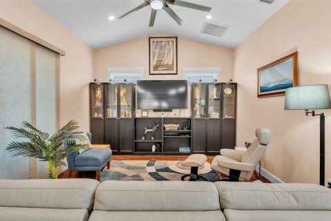 Casa en venta en Polk City, Florida, 1 dormitorio, 84.17 m2 № 1746691 - foto 25