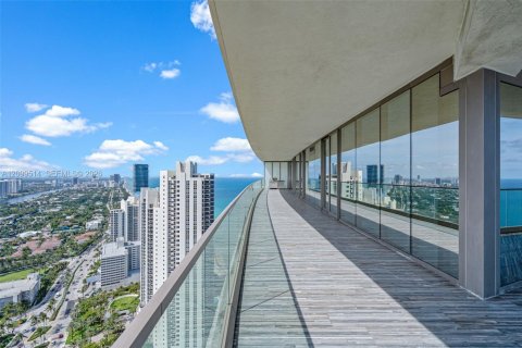 Copropriété à vendre à Sunny Isles Beach, Floride: 2 chambres, 113.62 m2 № 2400717 - photo 28